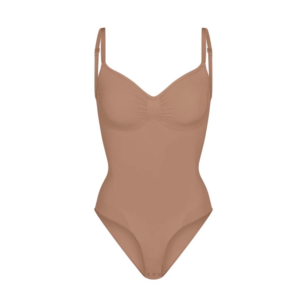 SKIMS: SEAMLESS SCULPT BRIEF BODYSUIT (SIENNA) NWOT